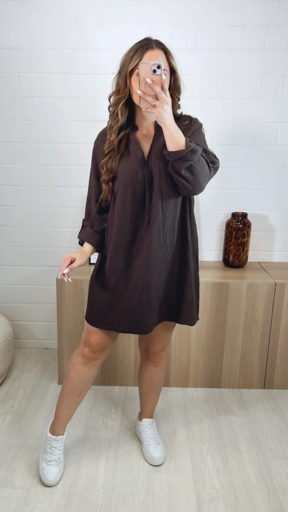BLUSENKLEID Musselin mit V-Ausschnitt / dunkel braun Art. 9963 - Image 2