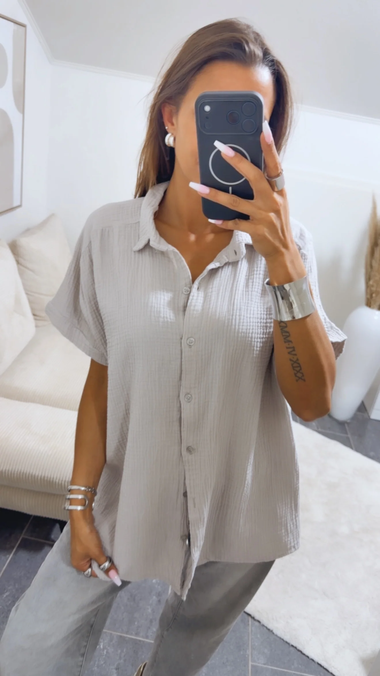Oversize Musselin Bluse mit T-Shirt Ärmeln / beige Art.15048 - Image 4